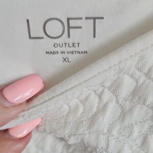 LOFT Cream Textured Knit Top XL 19 Inches Long From Arm Pit 27" From Strap